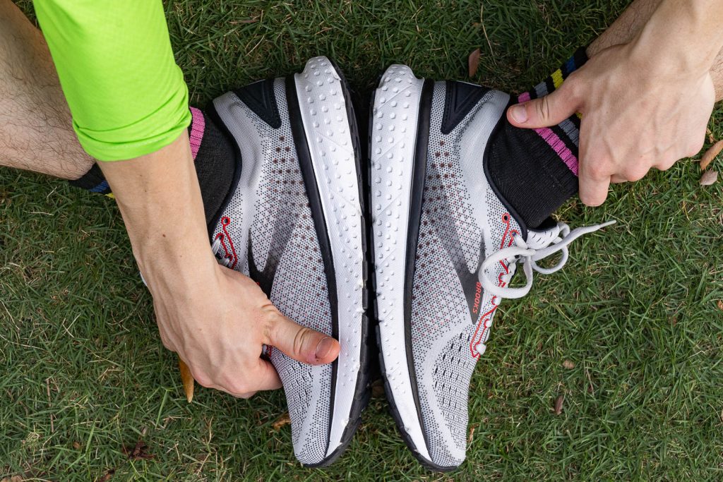 Brooks seems to favor arching their shoes upward and this pair is no exception